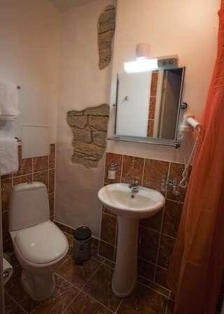 Отель St.Olav Hotel Таллин Стандартный трехместный номер-2